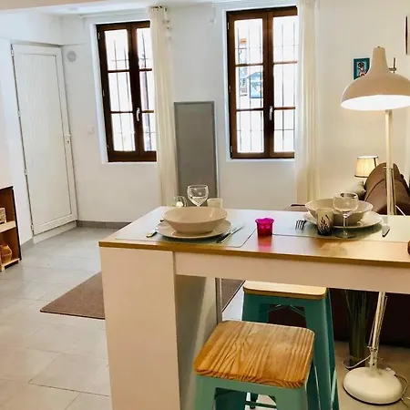 Studio Serenite-la Roquette-rue Tres Calme Apartment *