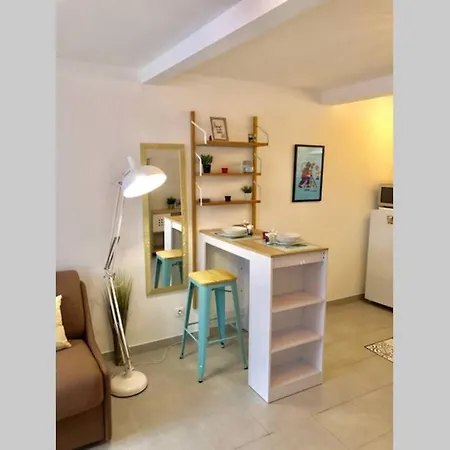Studio Serenite-la Roquette-rue Tres Calme Apartment