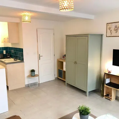 Studio Serenite-la Roquette-rue Tres Calme *