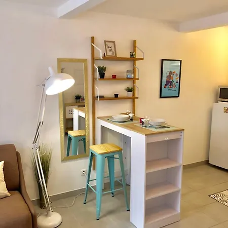 Apartment Studio Serenite-la Roquette-rue Tres Calme *